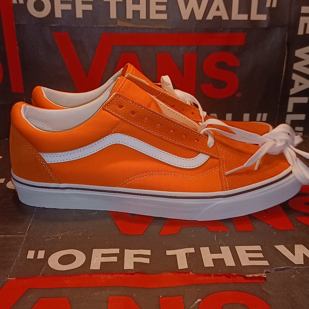 Vans Men's 9/Women's 10.5 Old Skool Orange Tiger/True White Suede VN0A5KRFAVM - Picture 3 of 12